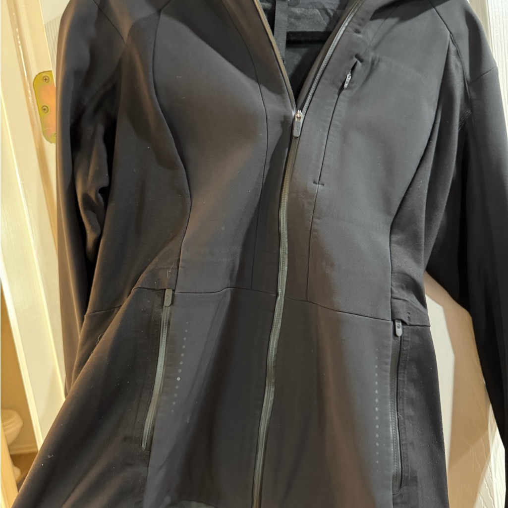Lululemon Athletica Cross Chill Performance Jacket